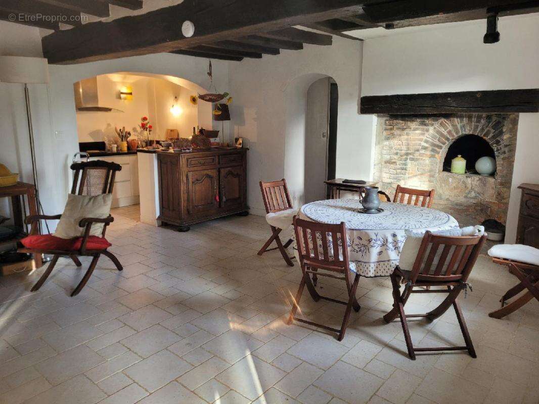 Maison à THIRON-GARDAIS