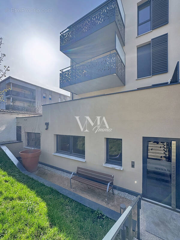 Commerce à JASSANS-RIOTTIER