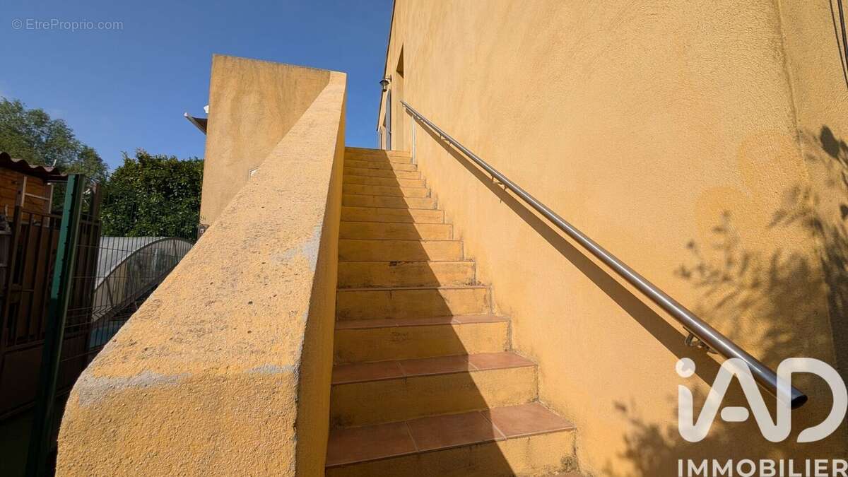 Photo 2 - Maison à L'ISLE-SUR-LA-SORGUE