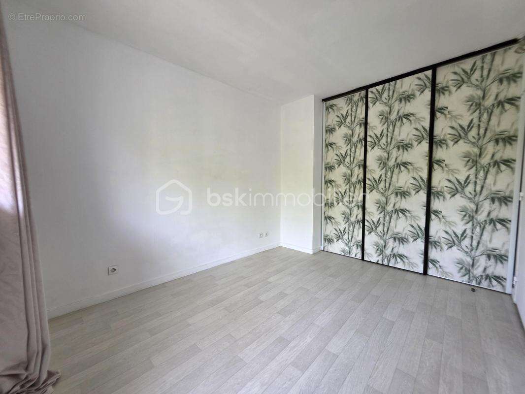 Appartement à DUGNY