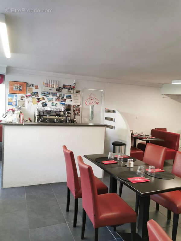 Commerce à VALBONNE