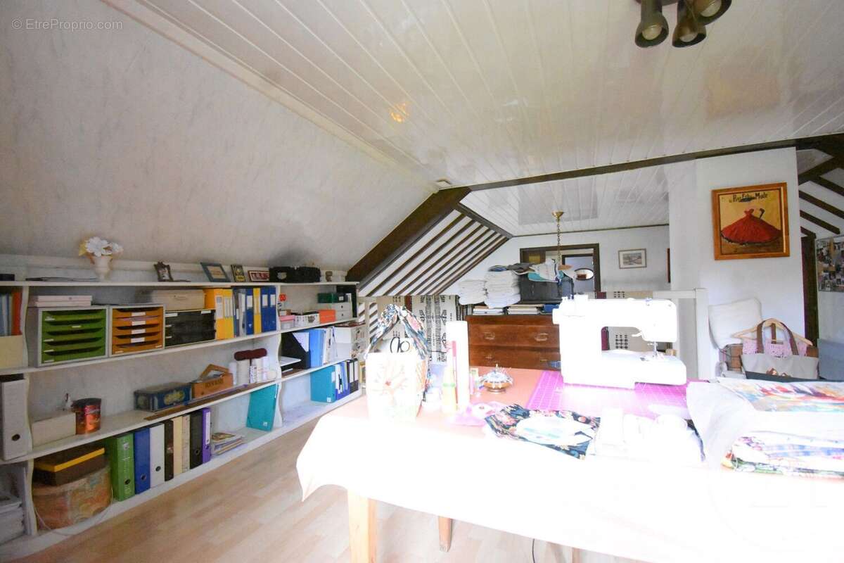 Maison à CREUZIER-LE-VIEUX