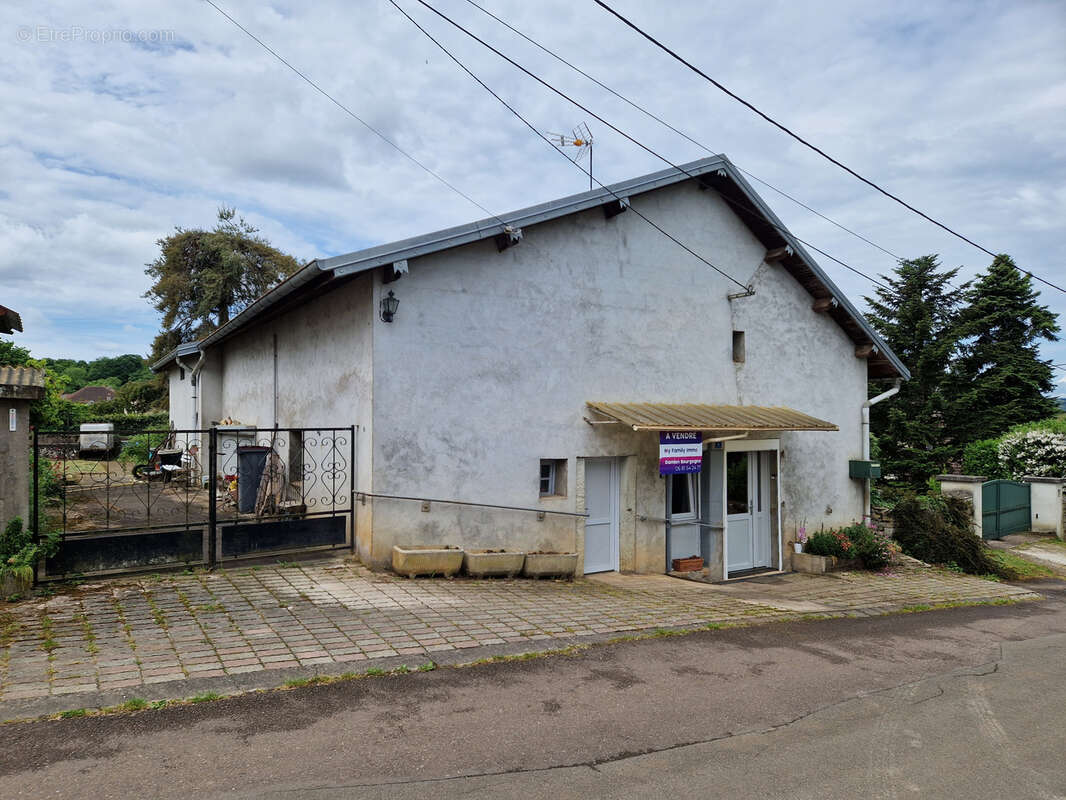 Maison à COLOMBE-LES-VESOUL