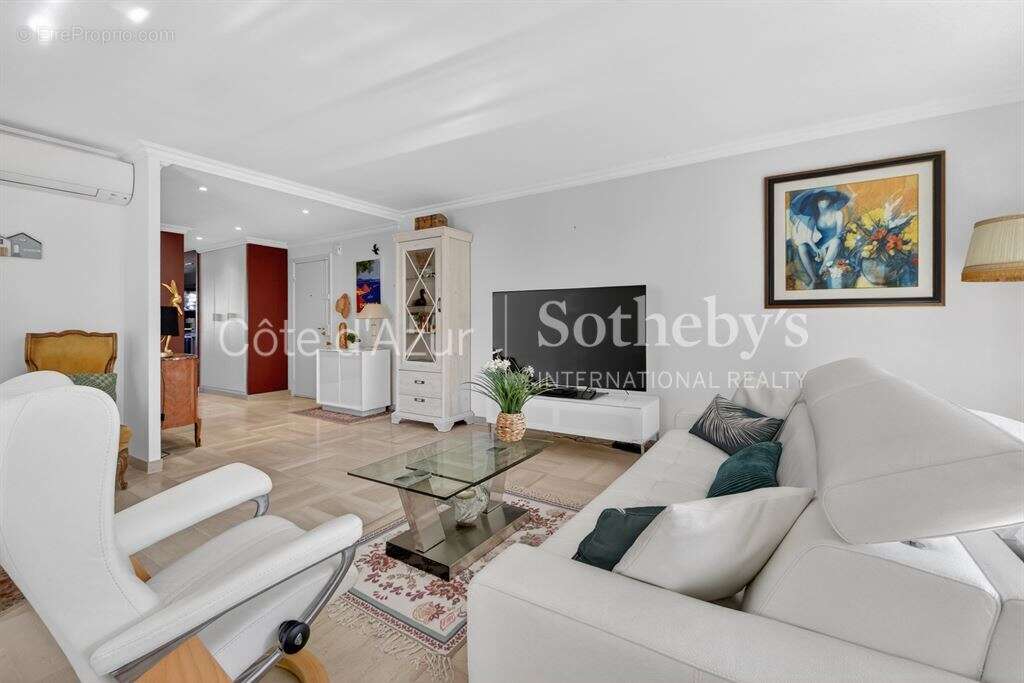 Appartement à MANDELIEU-LA-NAPOULE