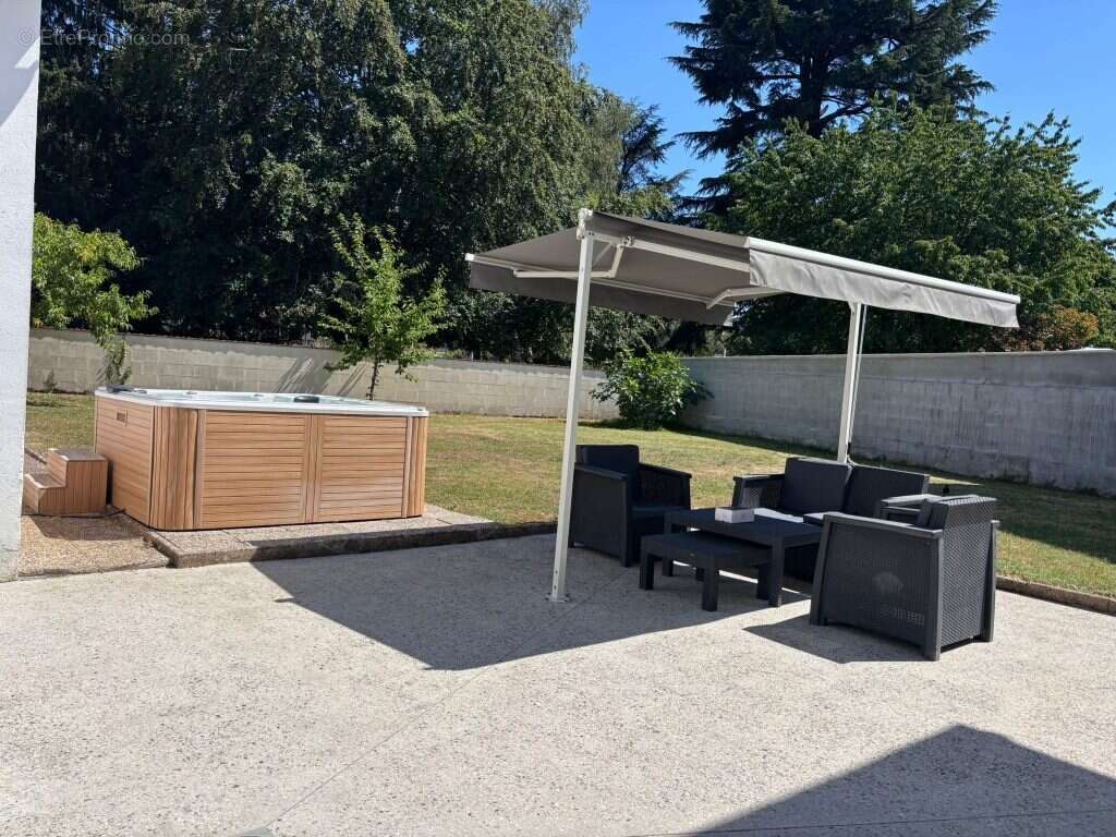 Maison 149 m² à Chasseneuil-Sur-Bonnieure  - photo 3