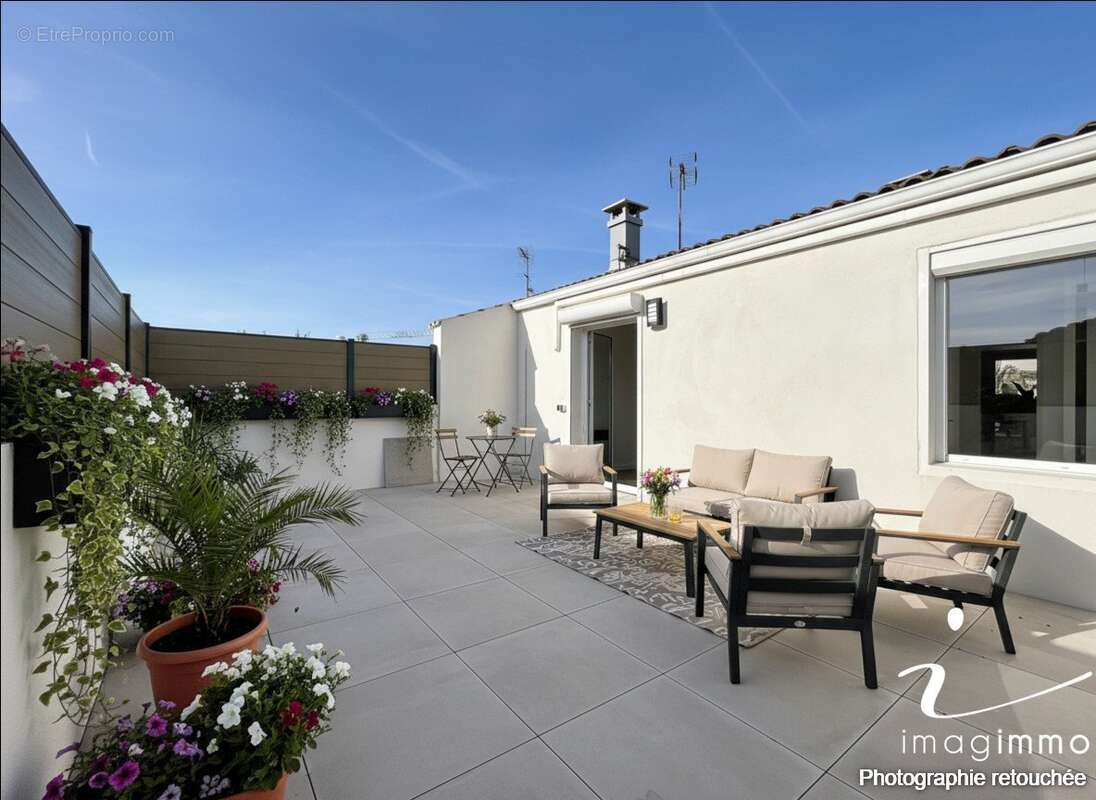 Appartement à MAUGUIO