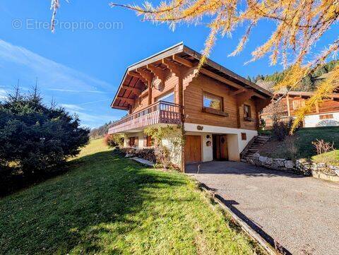 Maison à LA CLUSAZ