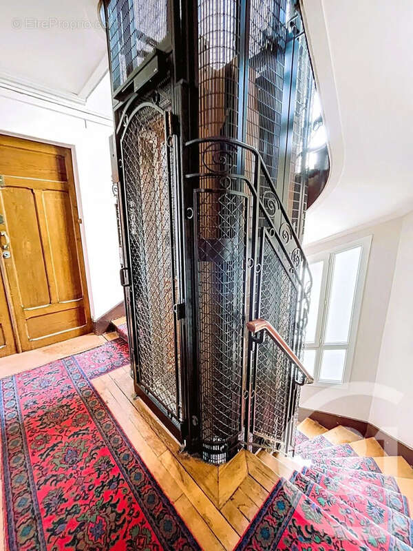 Appartement à PARIS-14E