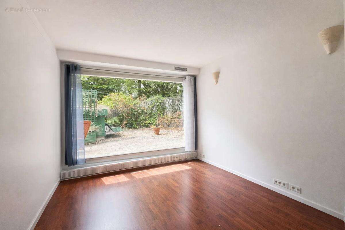 Bureaux en duplex à vendre de 261,65 m² avec terrasse et jardin privatif a toute proximité du métro et du centre ville de Montro - photo 5