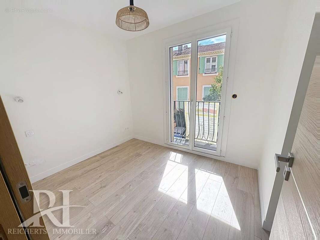 Appartement à MANDELIEU-LA-NAPOULE