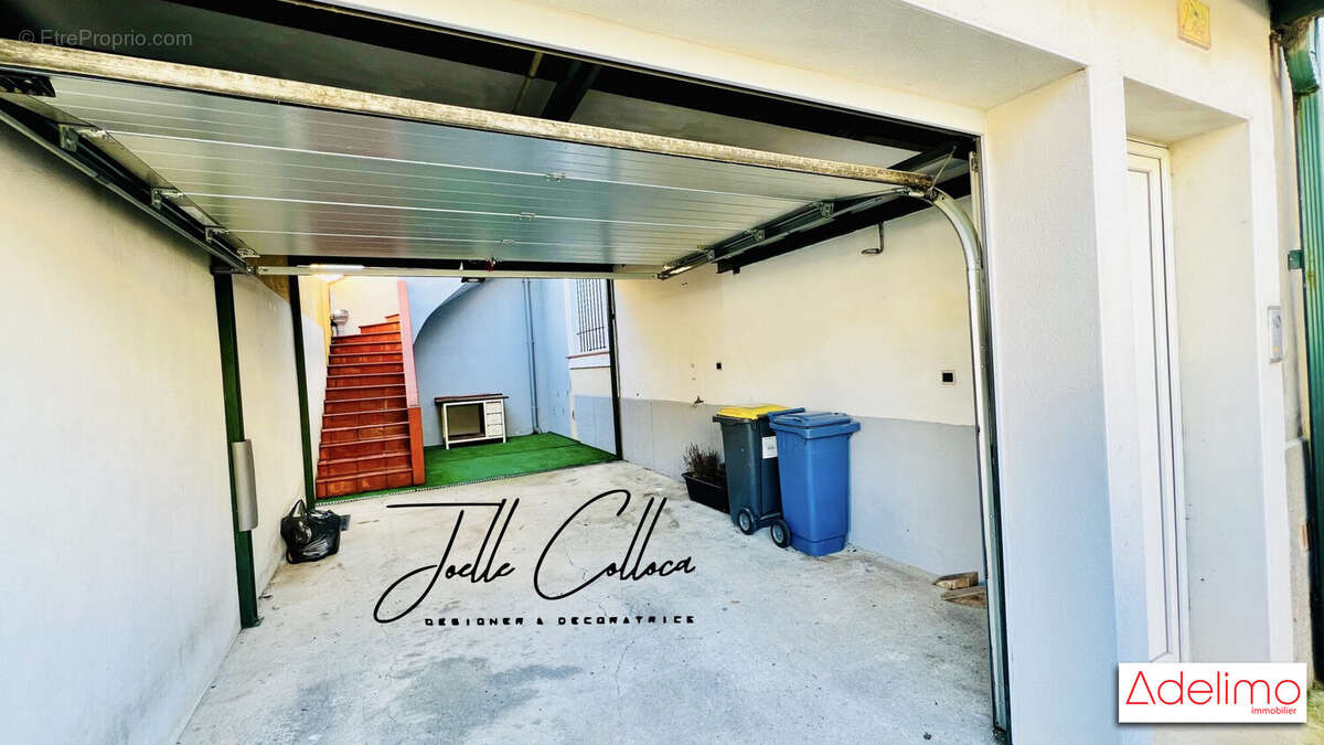 Portails roulant électrique + porte - Appartement à AIGUES-MORTES