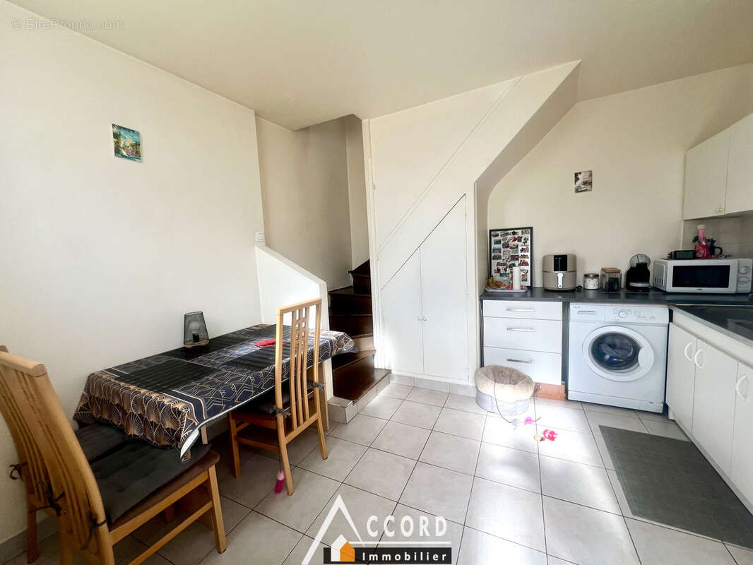 Appartement à SARTROUVILLE