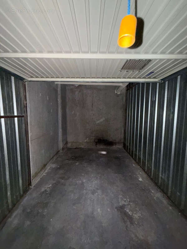 Parking à PARIS-10E