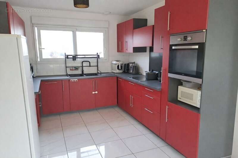 Maison à BUSSAC-FORET