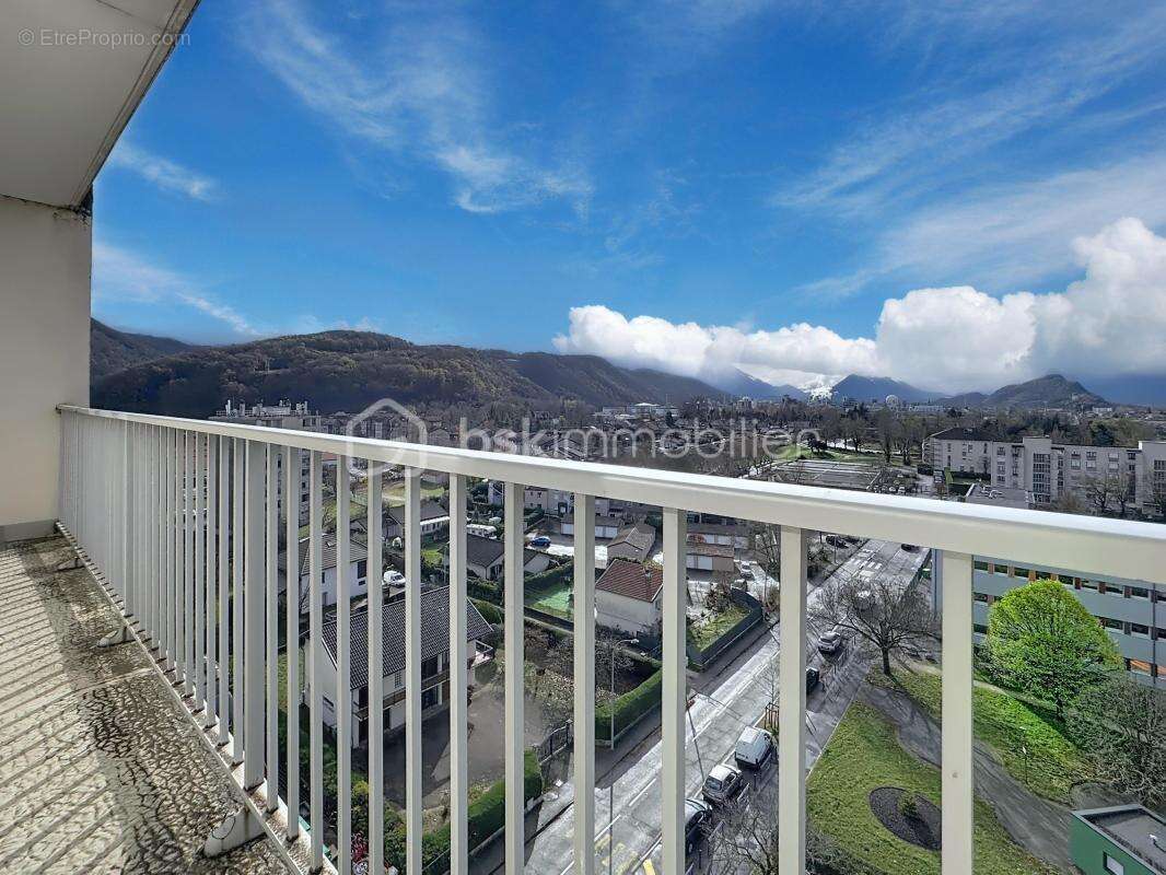 Appartement à LE PONT-DE-CLAIX