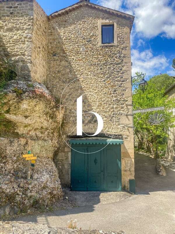 Maison à BARJAC
