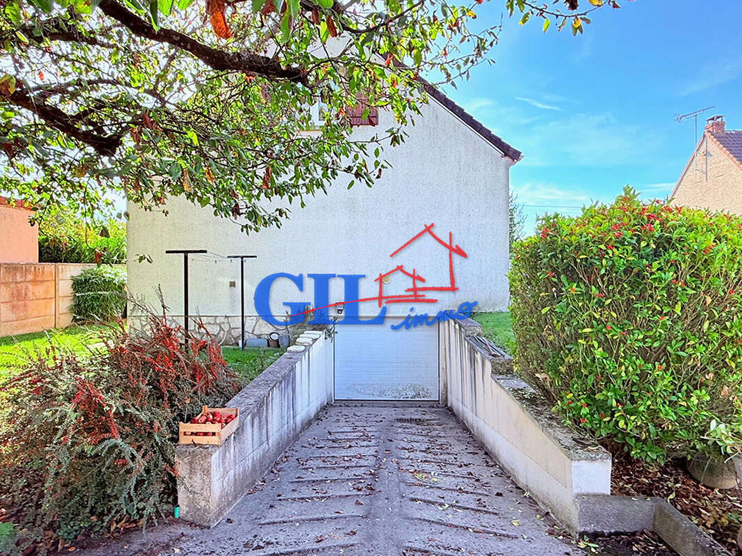 Maison à SAVIGNY-LE-TEMPLE