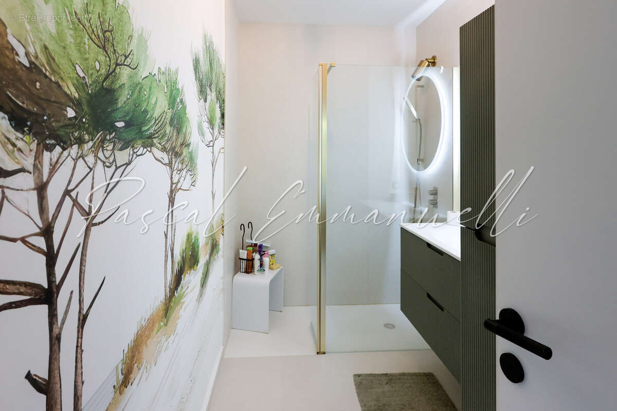 Appartement à MANDELIEU-LA-NAPOULE