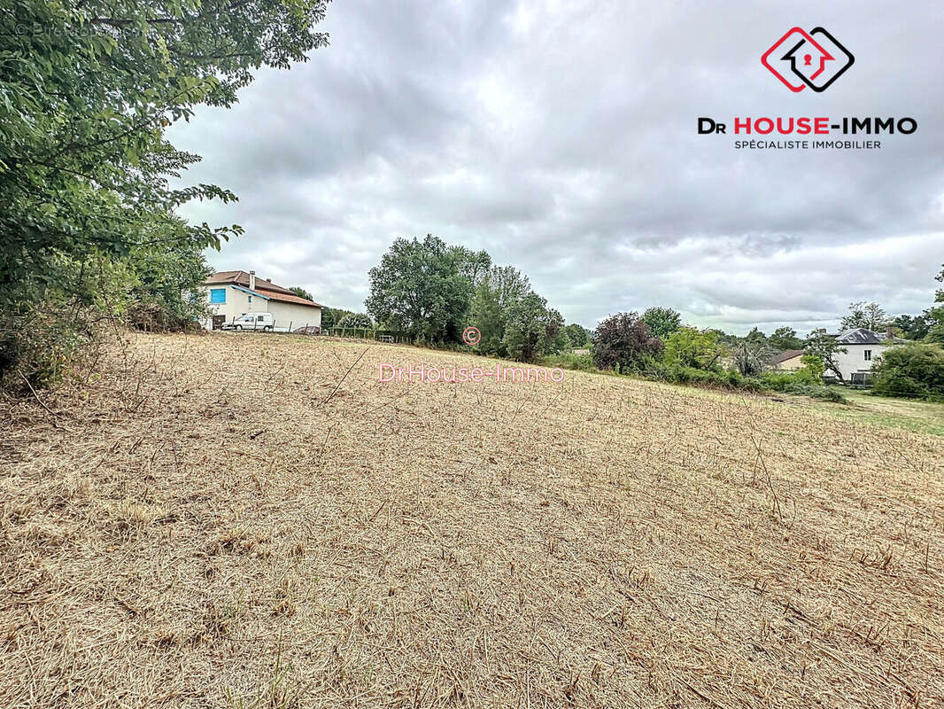 Terrain à RAZAC-SUR-L&#039;ISLE