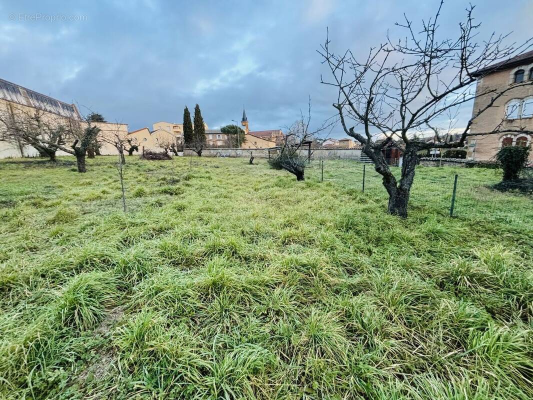 Terrain à PONTCHARRA-SUR-TURDINE