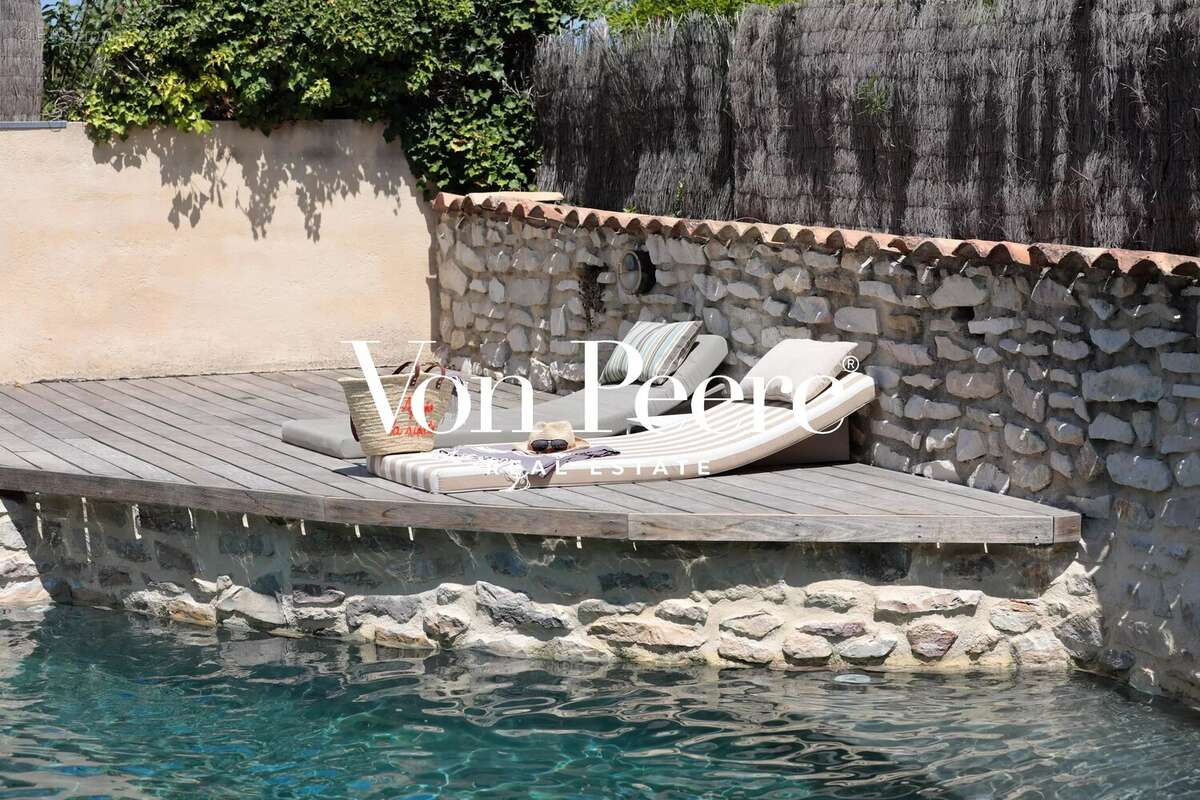 Appartement à SAINT-LAURENT-DES-ARBRES