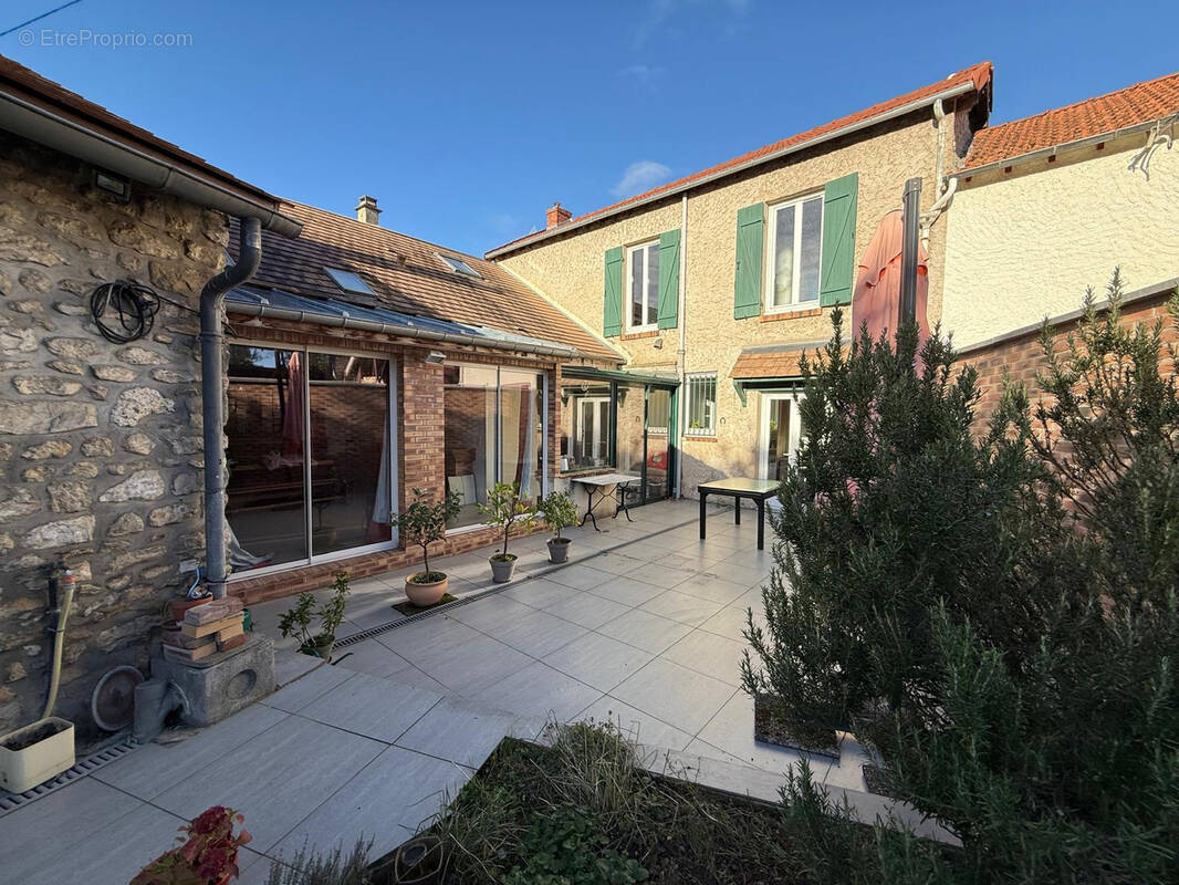 Maison à ETAMPES