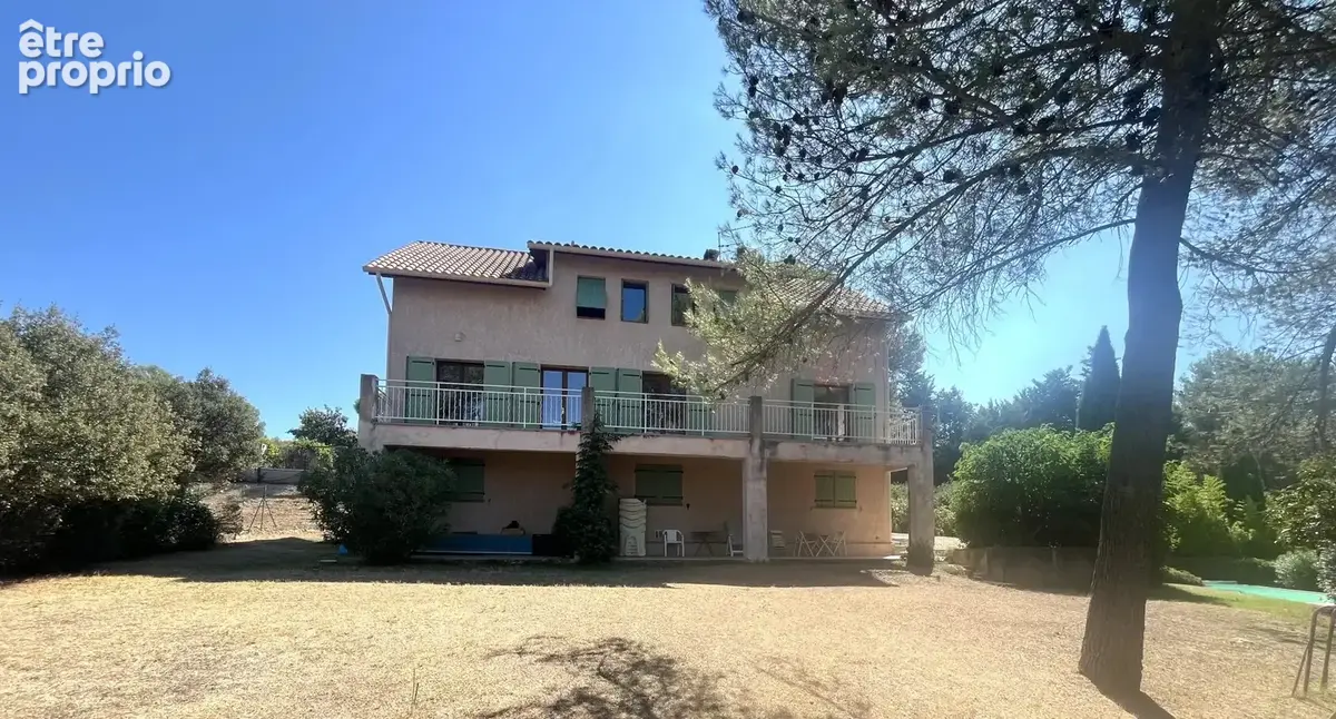Gardanne maison familiale de 218 m2 au calme sur 3535 m3 de terrain - photo 18