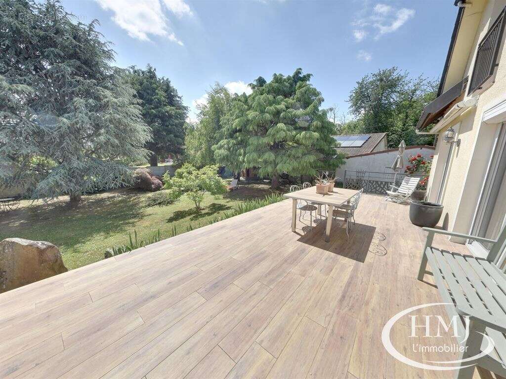 Maison à COURCOURONNES