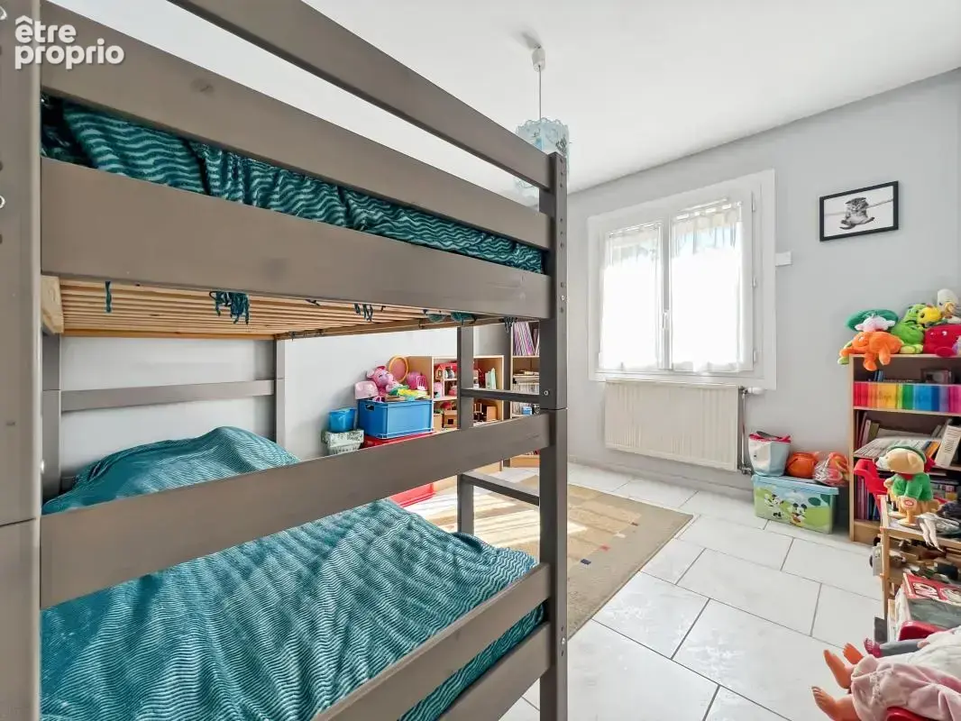 LIVRON - Maison de plain-pied 4 chambres – Calme et proximité des commodités - photo 9