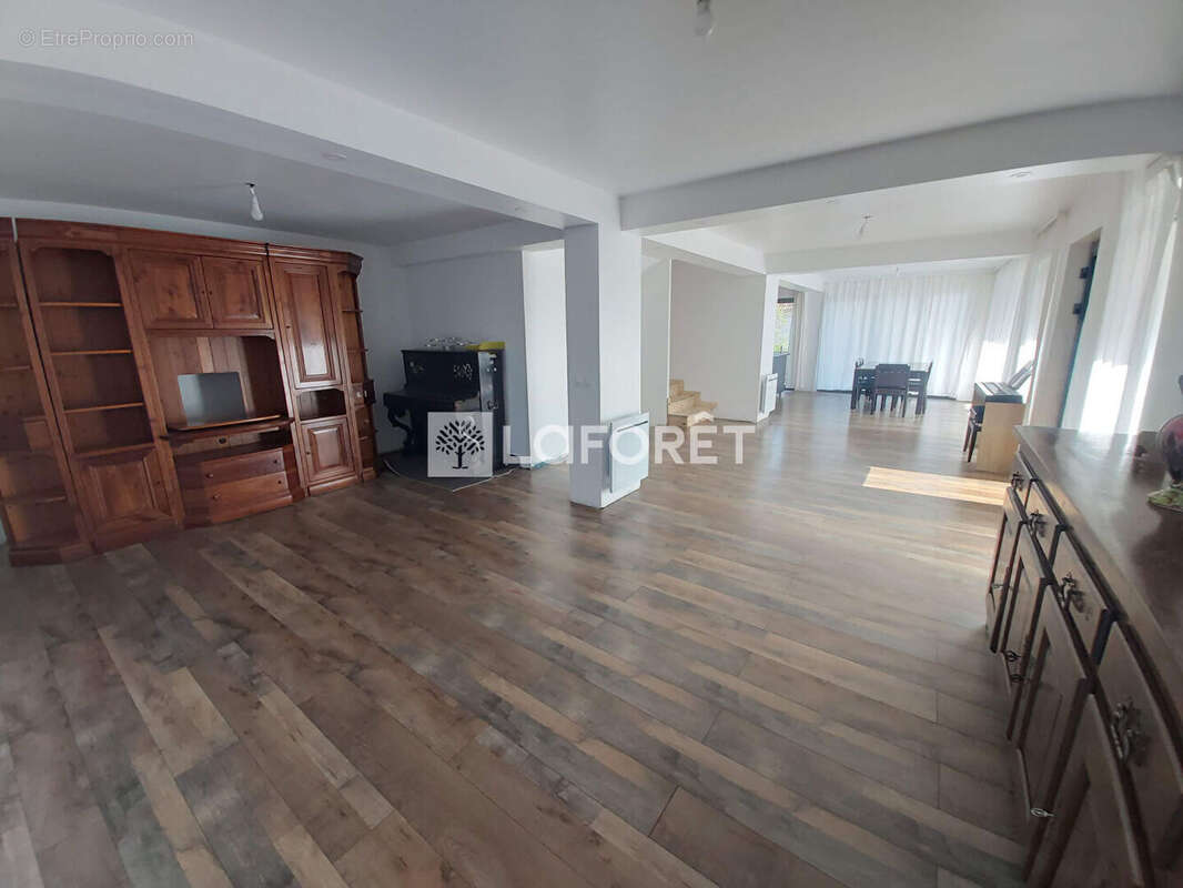 Maison à VILLEMOMBLE