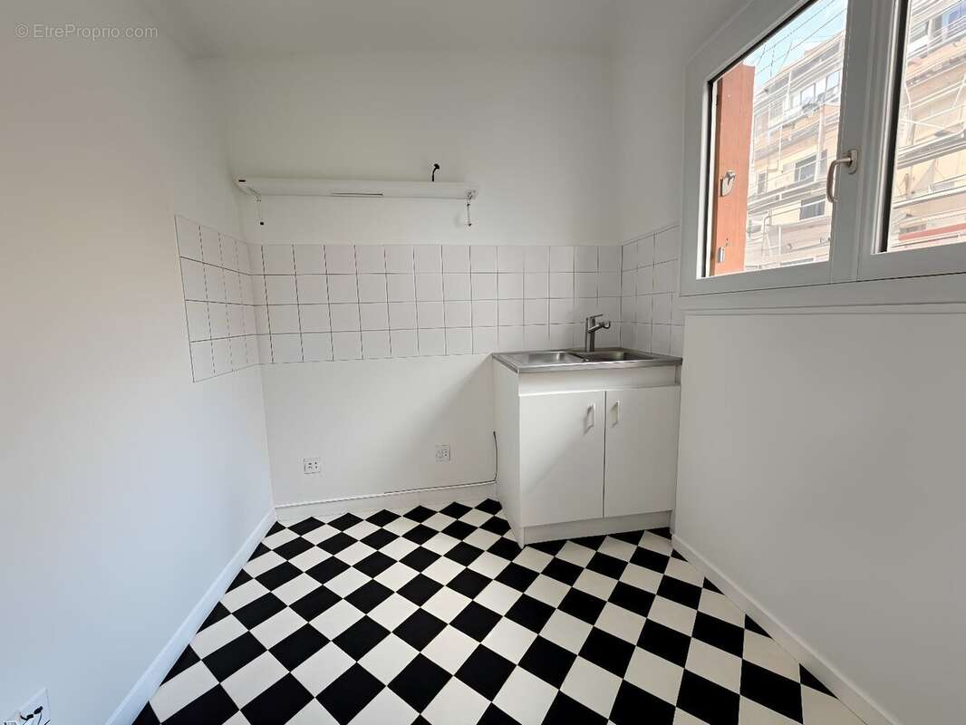 Appartement à PARIS-18E