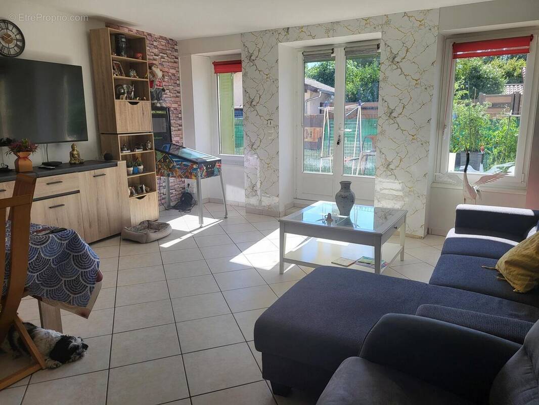 Photo 1 - Appartement à PONT-DE-VEYLE
