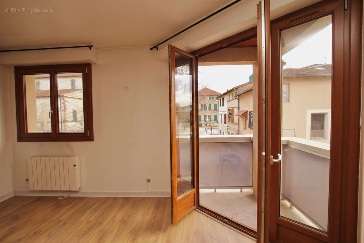 Appartement à SAINT-PIERRE-DE-CHANDIEU