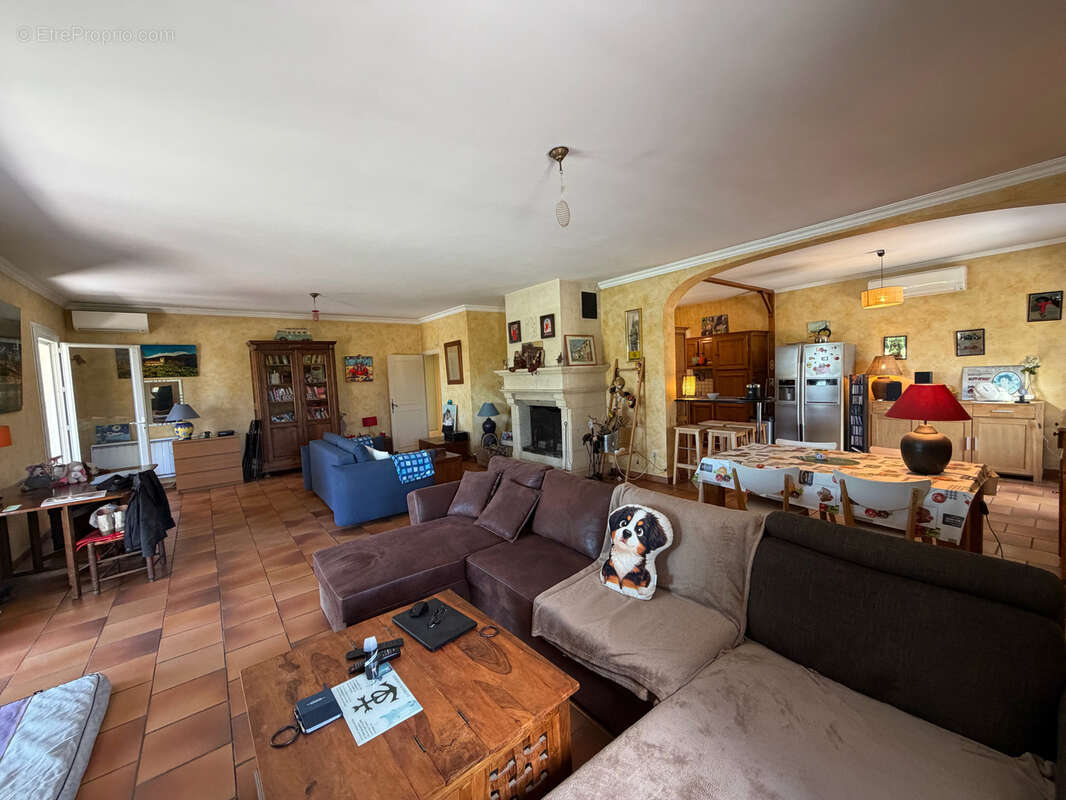 Maison à SAINT-QUENTIN-LA-POTERIE
