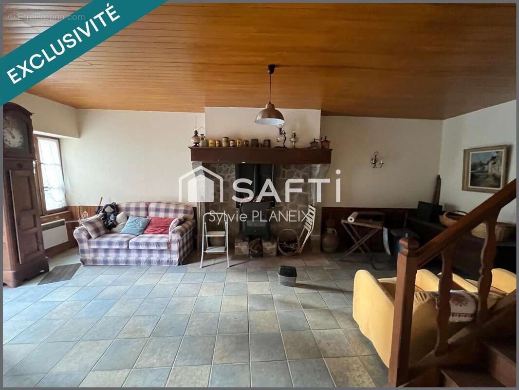 Maison 119 m² à Crocq  - photo 3