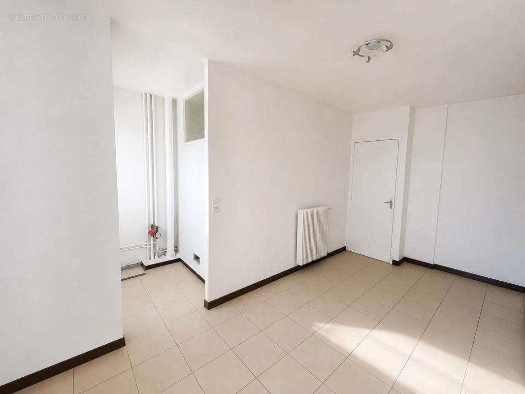 Appartement de 3 pièces de 52 m² à Neuilly-sur-Marne - photo 5