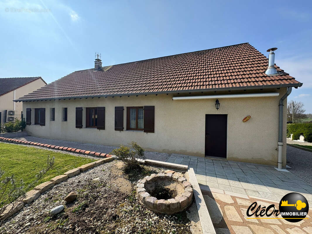 Maison à LA CHAPELLE-NAUDE