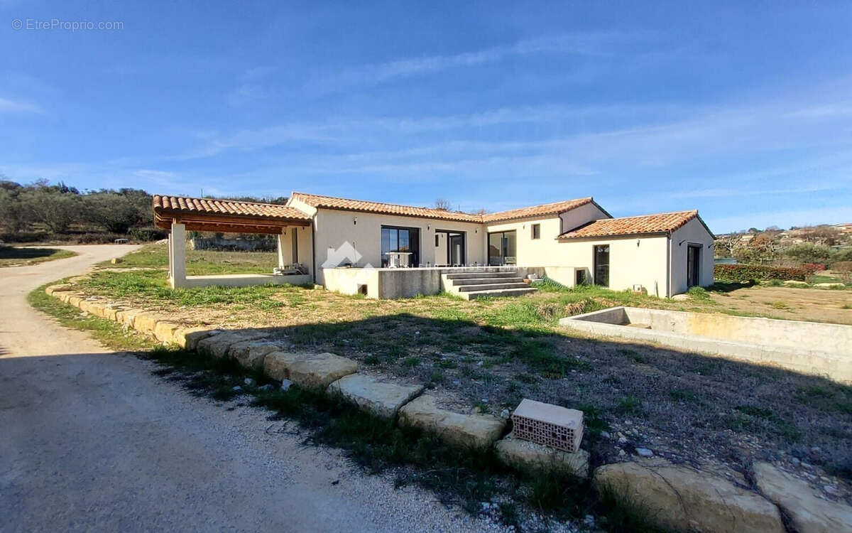 Maison à BESSAS