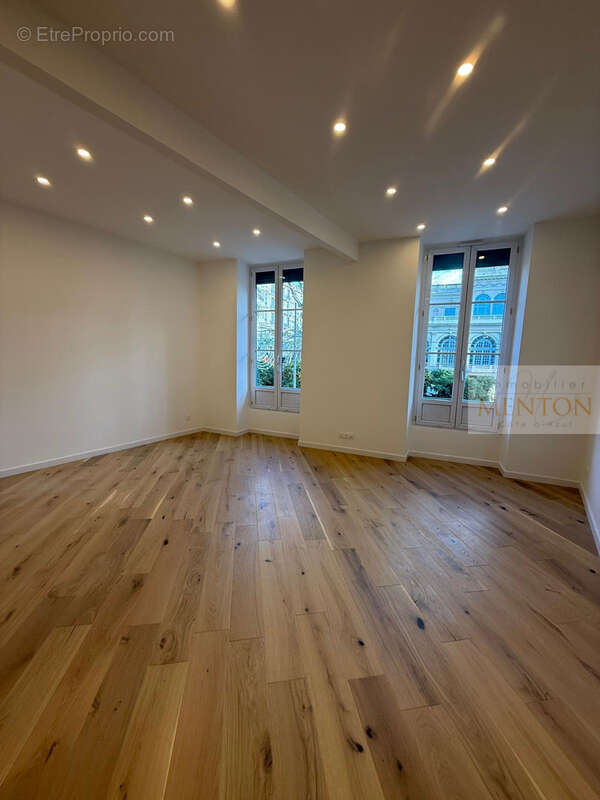 Appartement à MENTON