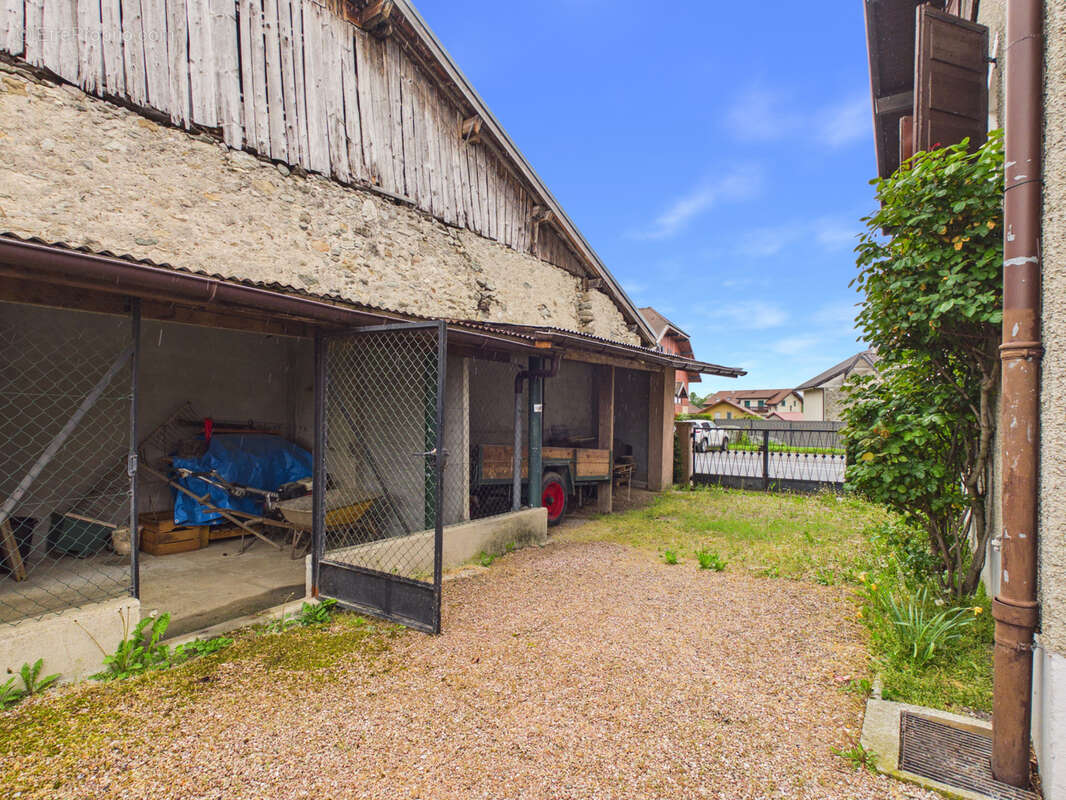 Maison à LARRINGES