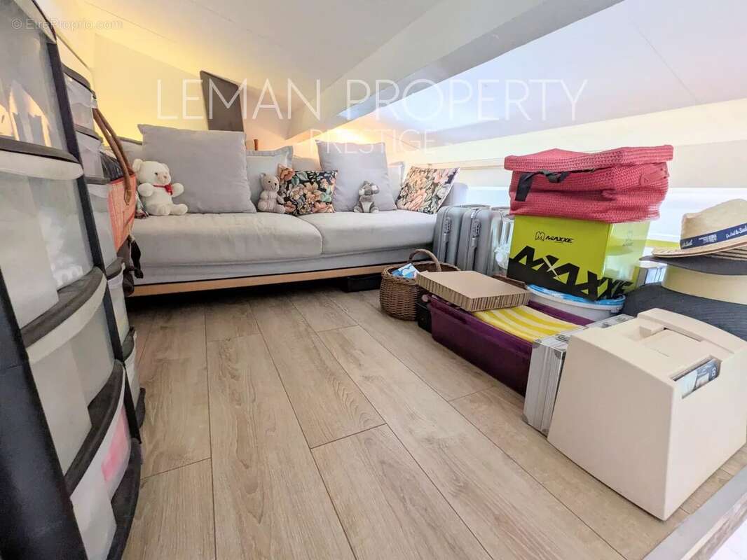 Appartement à VALLAURIS