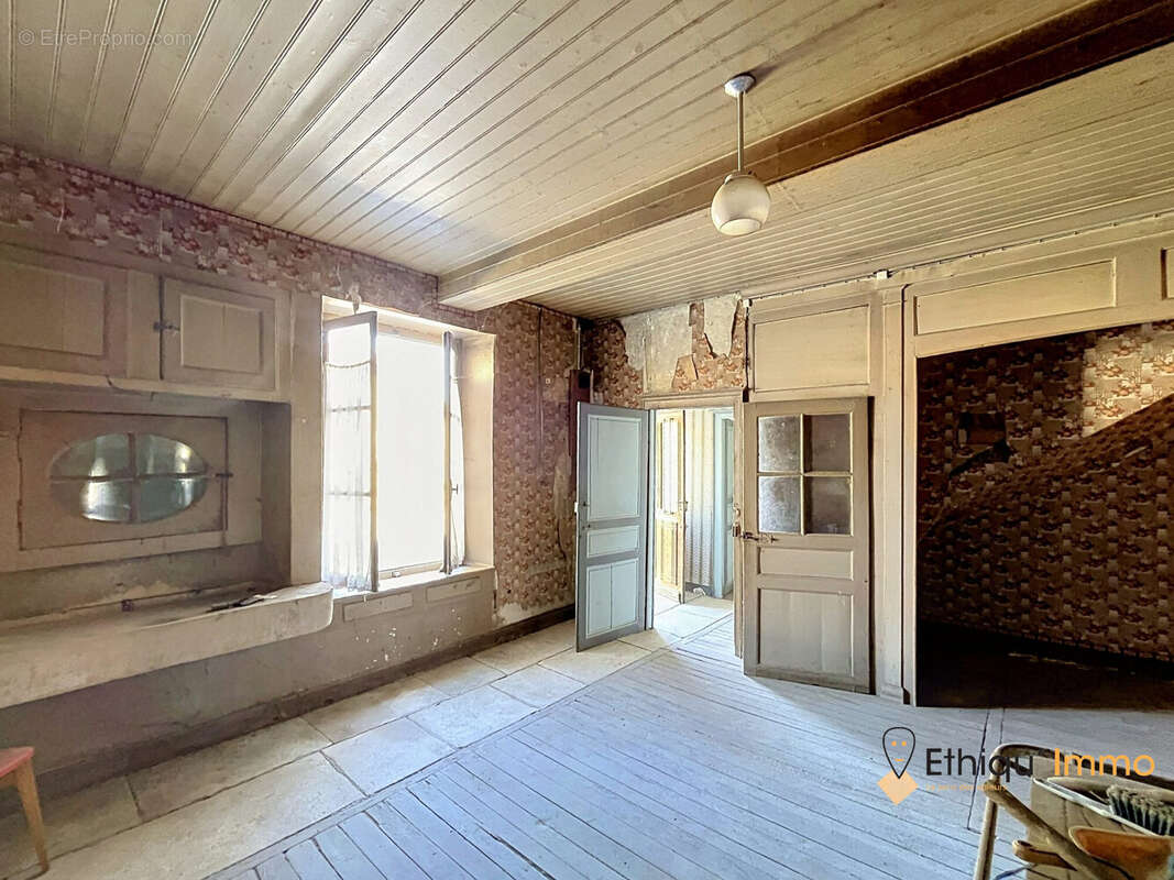 Maison 83 m² à Rouvres-Les-Vignes  - photo 7
