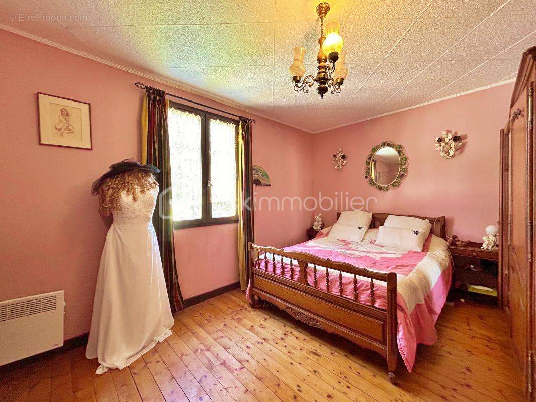 Maison à LES MESNULS