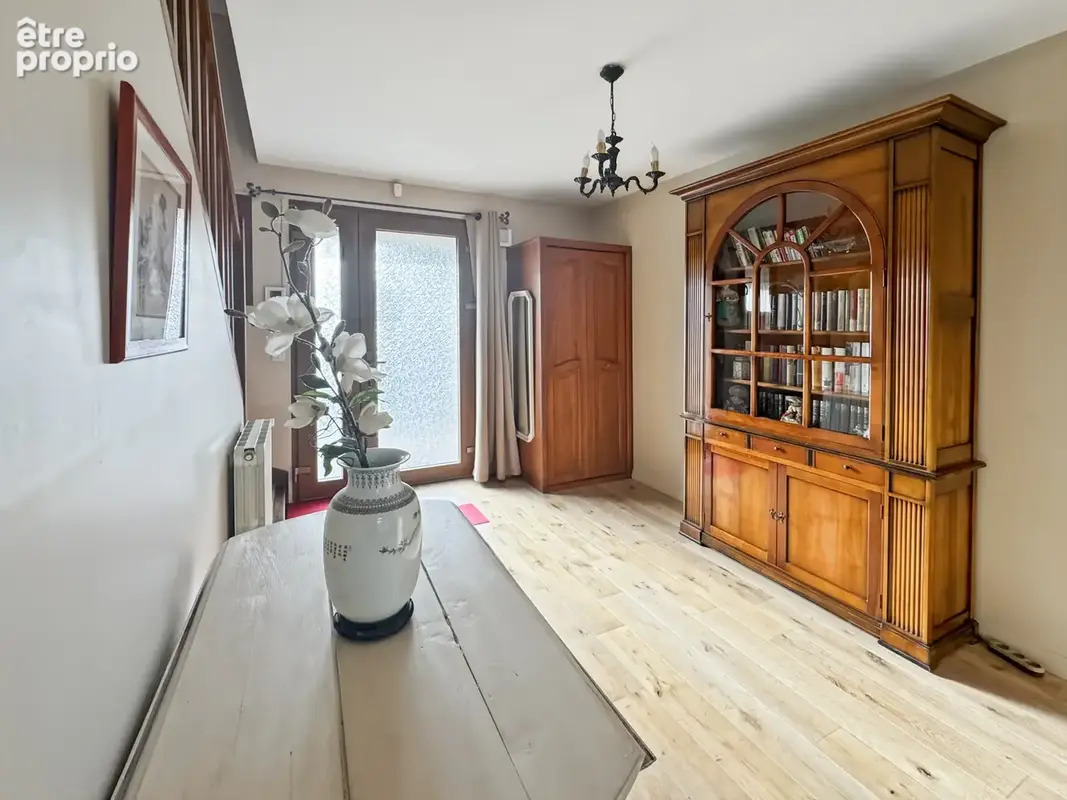 COURBEVOIE 92, Rue Hoche - Maison familiale avec jardins de 111m2 habitables + plus de 52m2 d'annexes (garage - photo 6