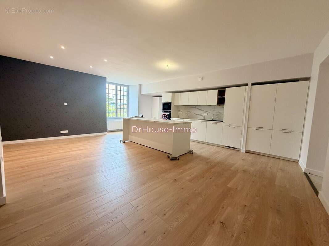 Appartement à COSNAC