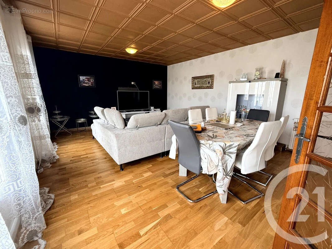 Maison à SAINT-QUENTIN