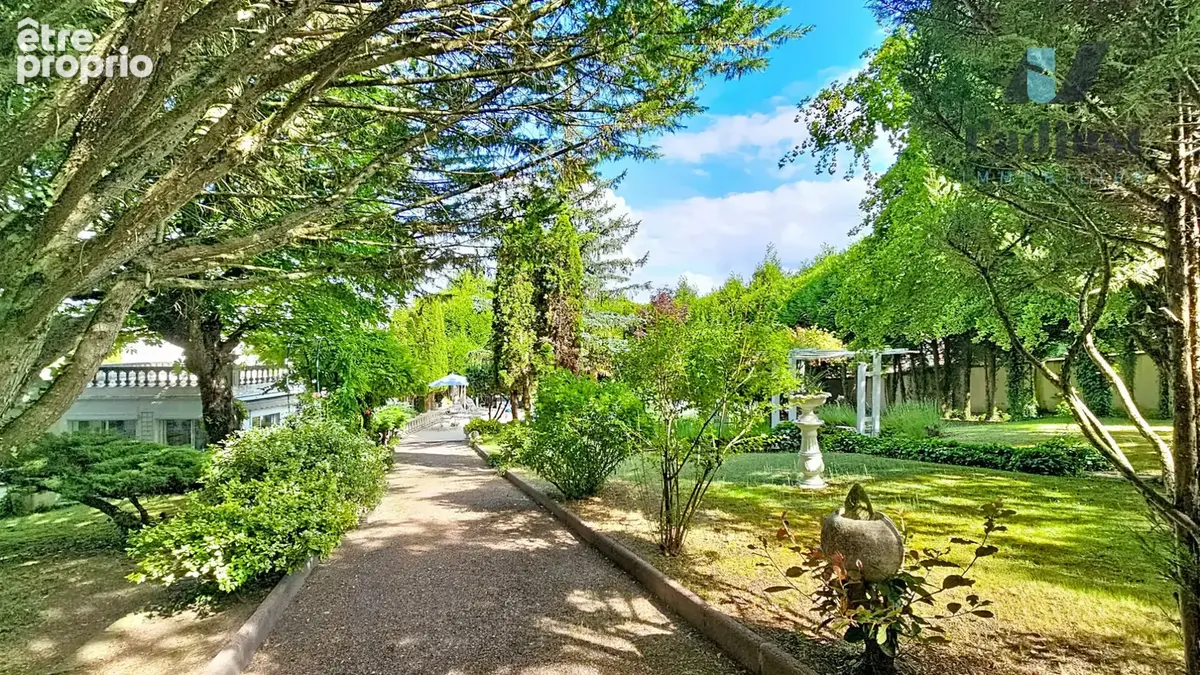 Maison familiale avec piscine et parc paysagé à Saint-Pierre-lès-Nemours (22mn de FONTAINEBLEAU) - photo 2