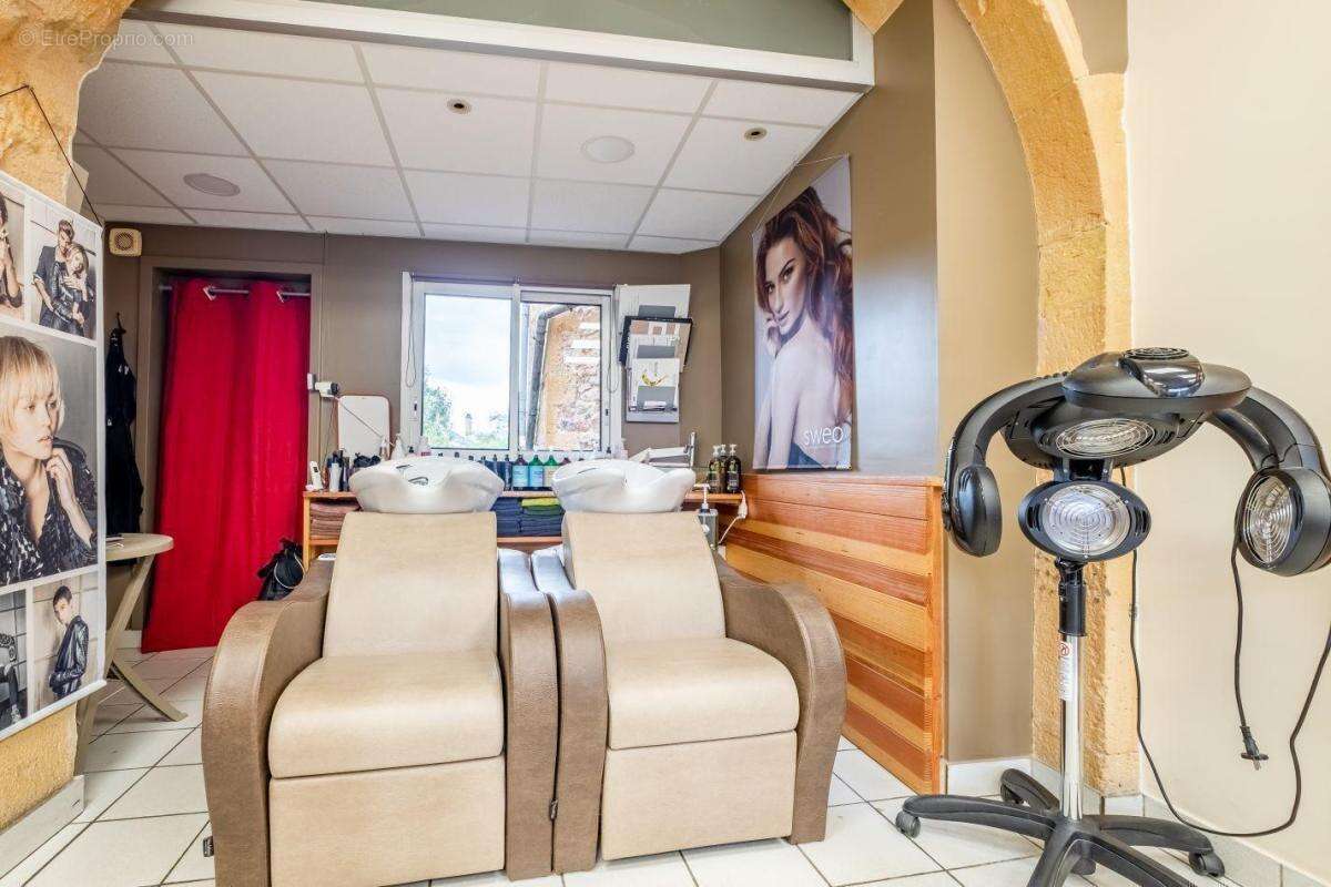 Commerce à LE BOIS-D'OINGT