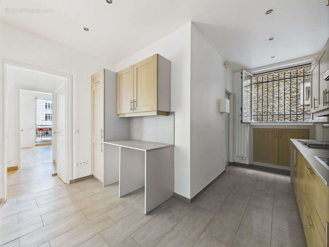 Appartement à PARIS-14E