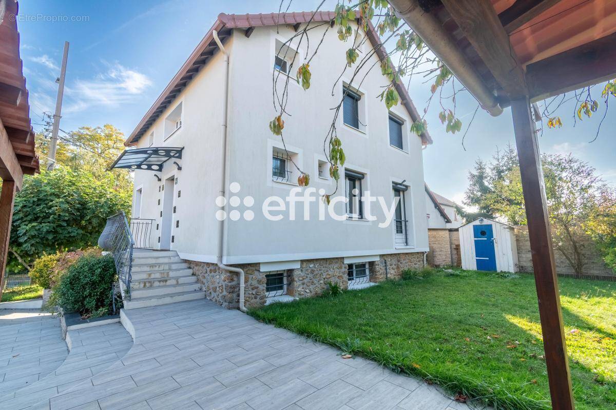 Maison à VILLENEUVE-LE-ROI